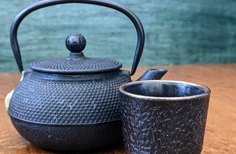 横浜市での骨董品高価査定！専門家があなたの品物を丁寧に査定